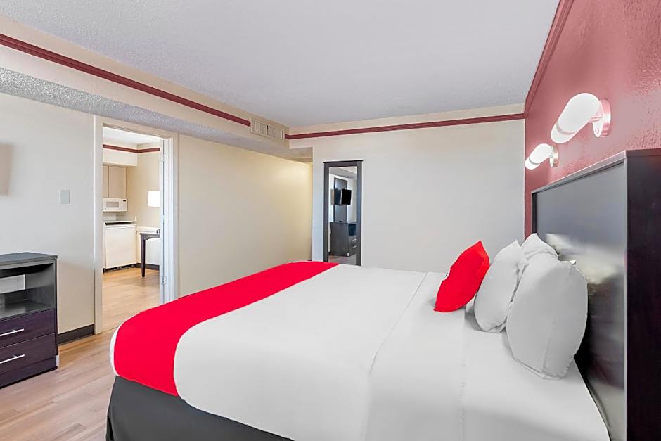 OYO Hotel Tulsa N Sheridan Rd & Airport