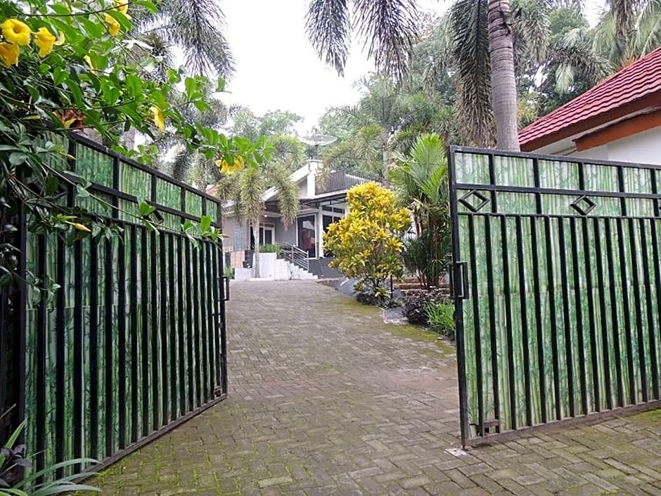 Oase Van Java by ZUZU