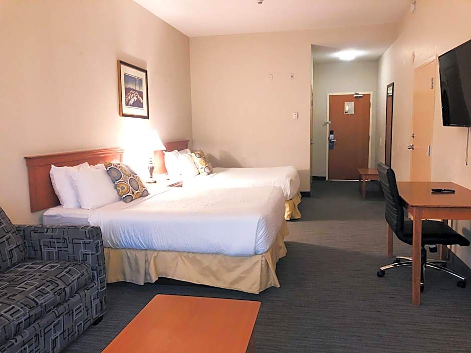 Days Inn & Suites by Wyndham Niagara Falls Centre St. By the Falls