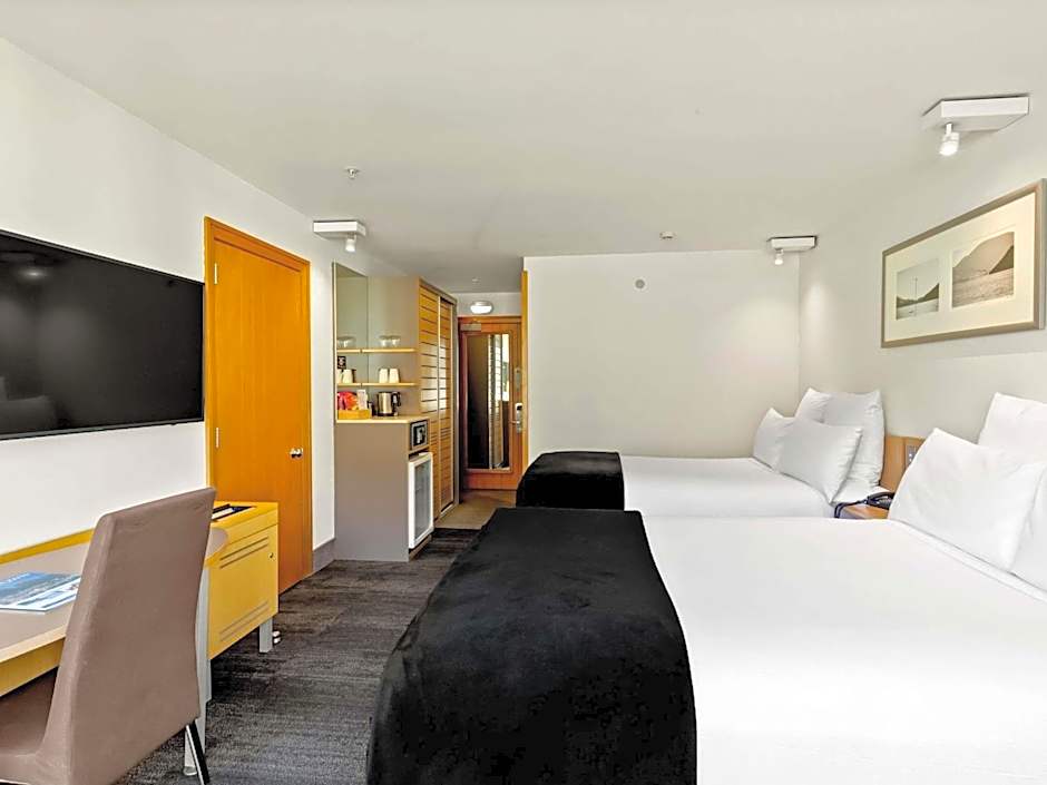 Novotel Queenstown Lakeside