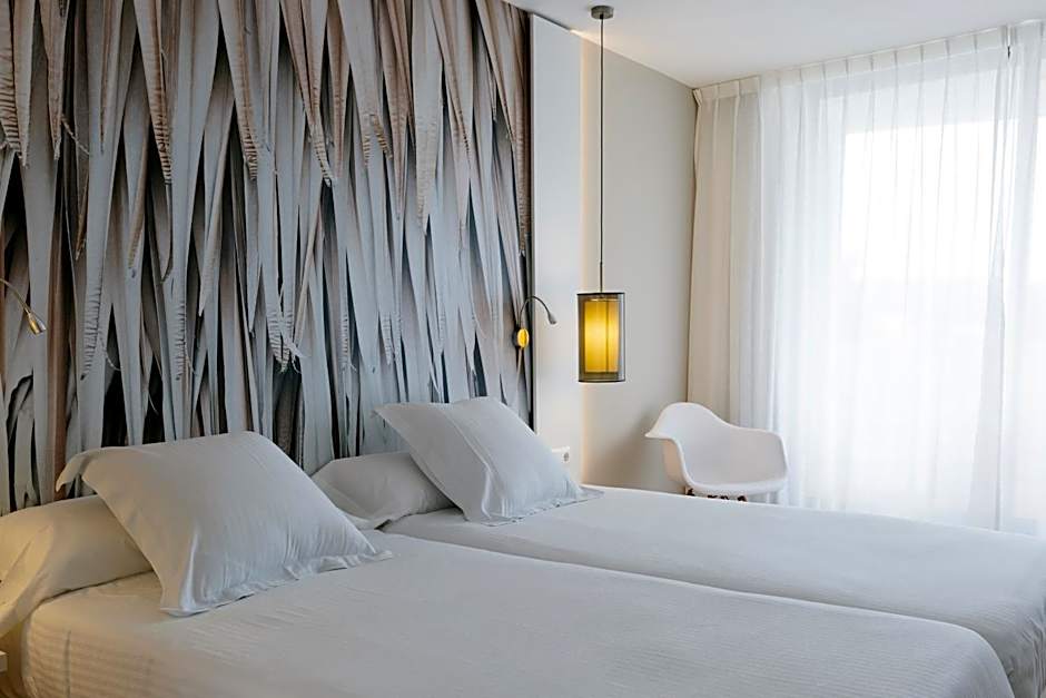 Photo 1 of 5 of 1 Double Bed or 2 Beds