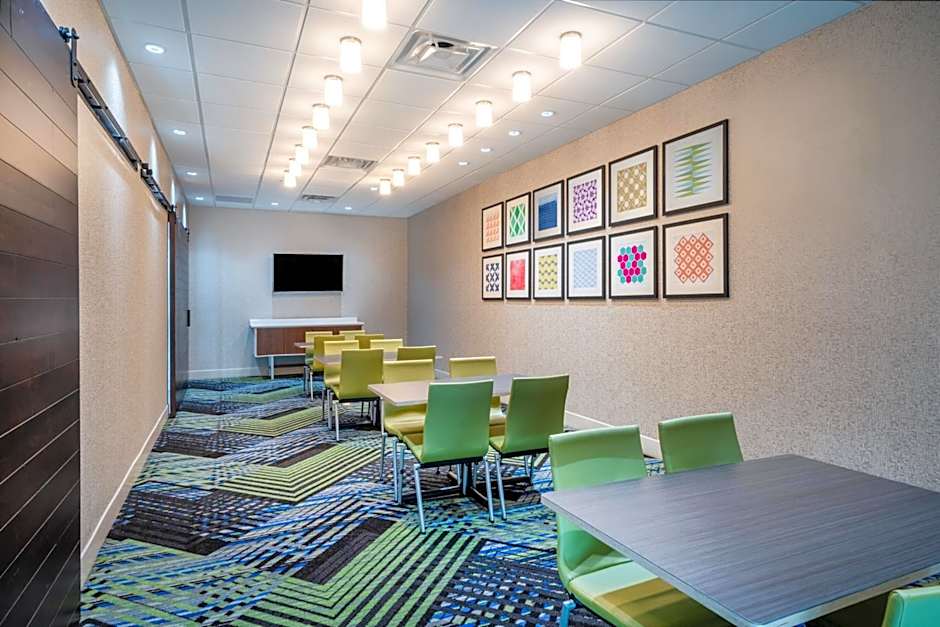 Holiday Inn Express And Suites Atlanta Arpt Ne - Hapeville By IHG