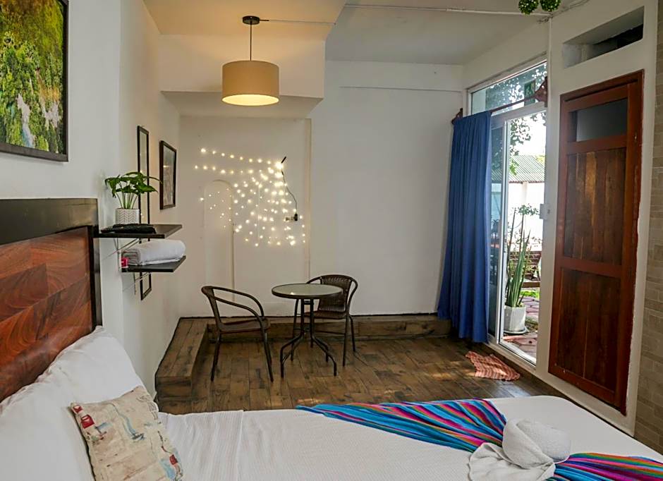 Seven Blue House Village & Lodge