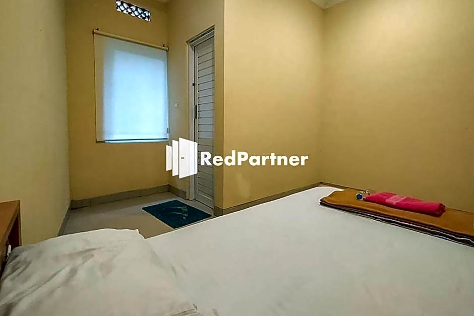 Batu Homestay Puncak Redpartner – Megamendung, PA