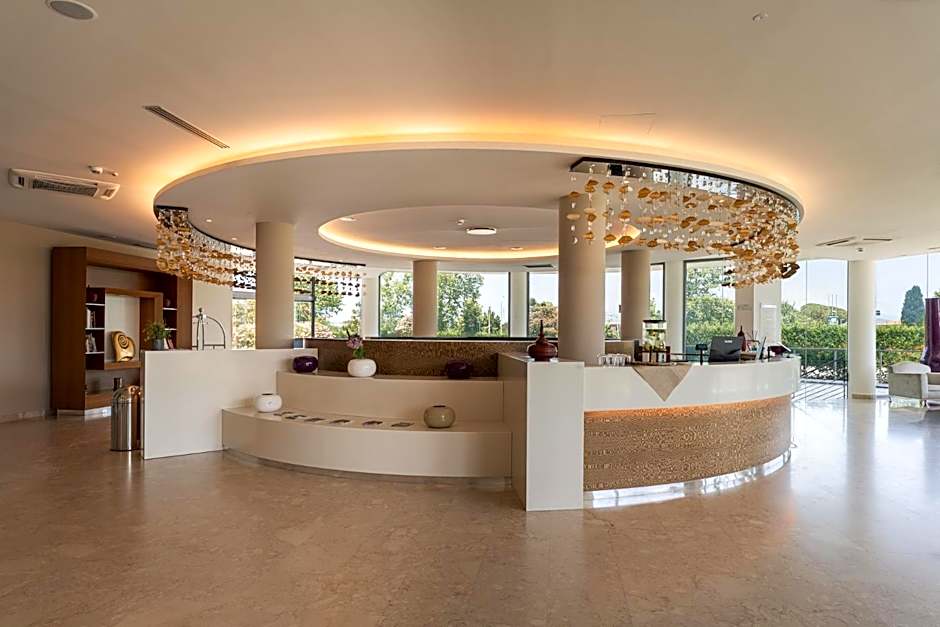 Smy Pisa Plaza