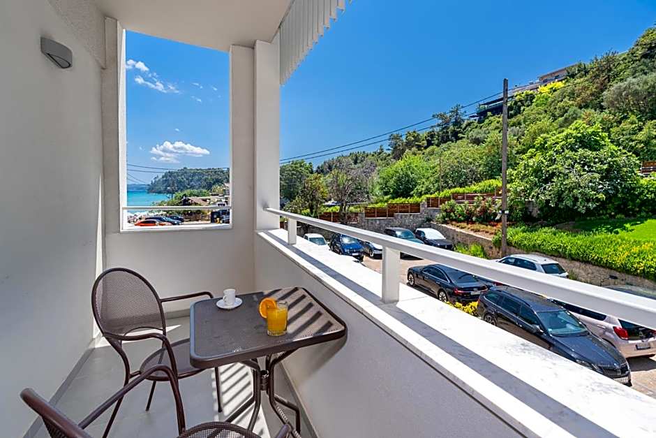 Ammon Zeus Luxury Beach Hotel