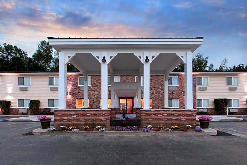 AmericInn by Wyndham Petoskey