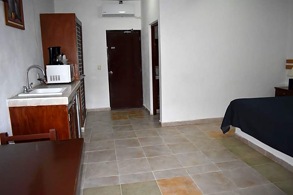 Hotel Plaza Almendros