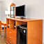 Econo Lodge Inn & Suites
