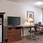 Travelodge by Wyndham Abbotsford Bakerview