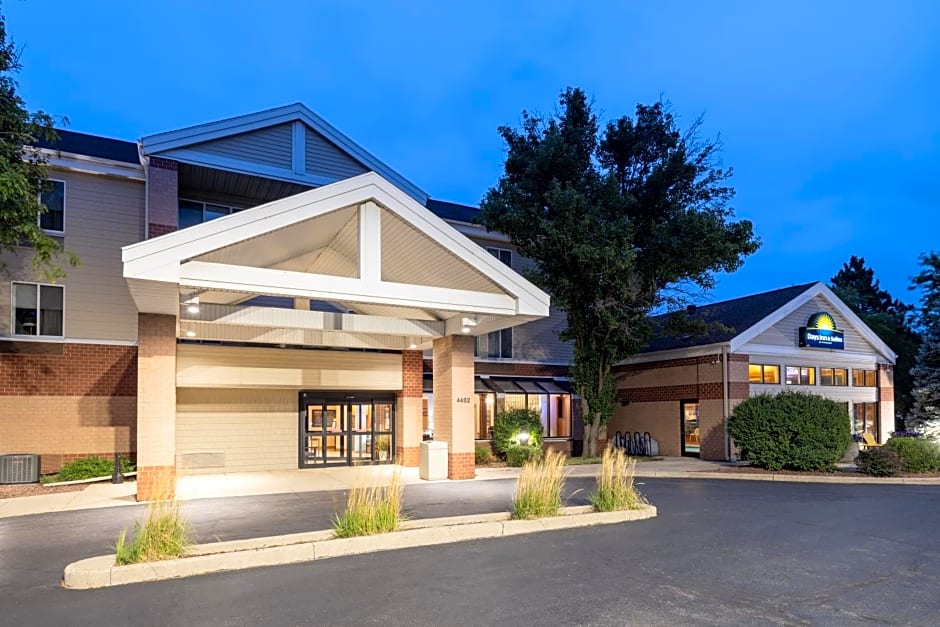 Days Inn & Suites by Wyndham Madison