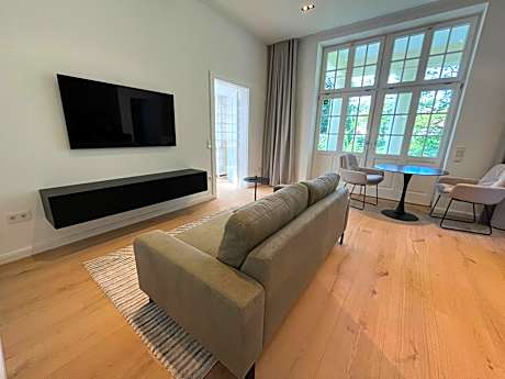 One-Bedroom Deluxe Apartment