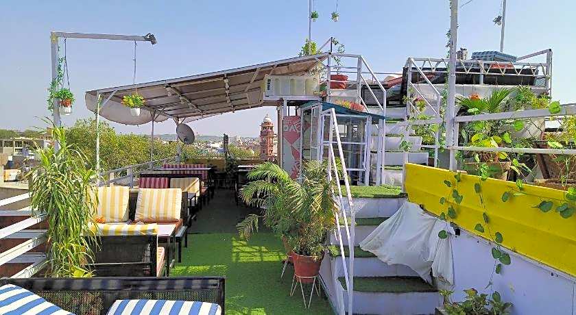 Shivam Paying Guest House