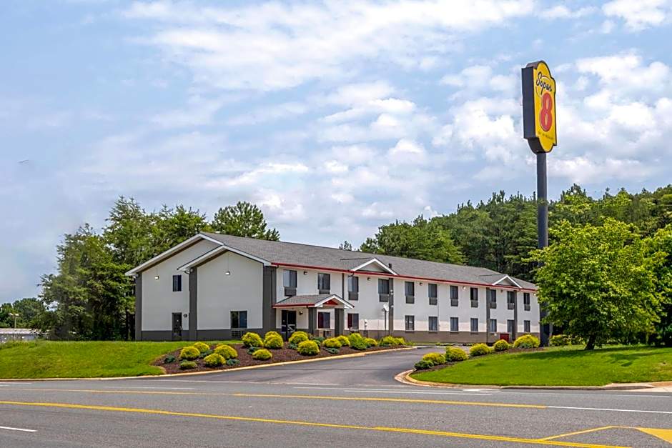 Super 8 by Wyndham Farmville