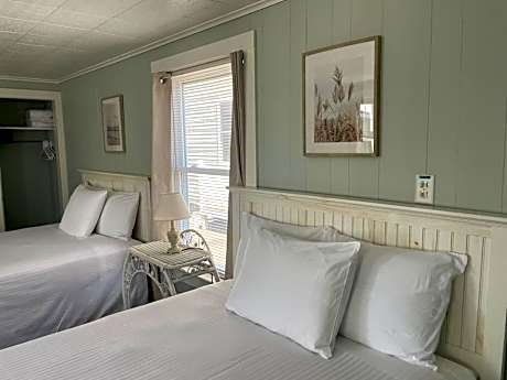 Cabin D - One Room Cabin