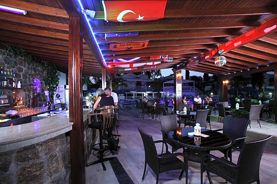 Summer Garden Suites Beach Hotel