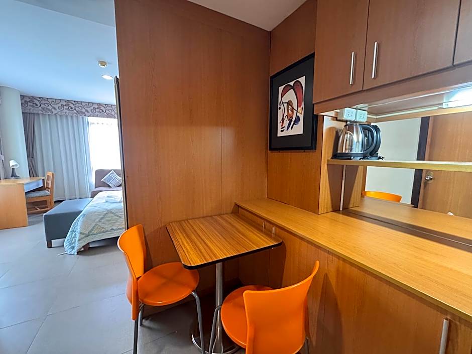 [ACTIVE] Fuente Oro Business Suites