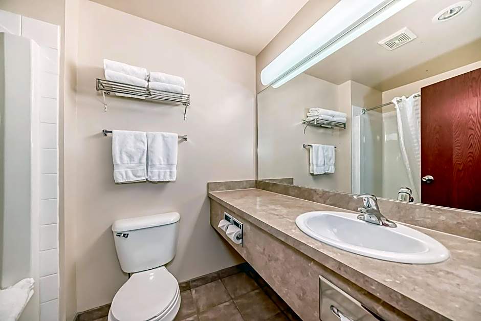 Grande Cache Inn & Suites