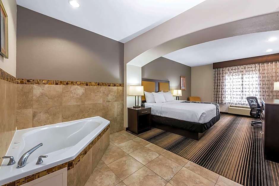 La Quinta Inn & Suites by Wyndham Orange