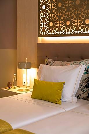 Deluxe Twin Room with Sanctuary view