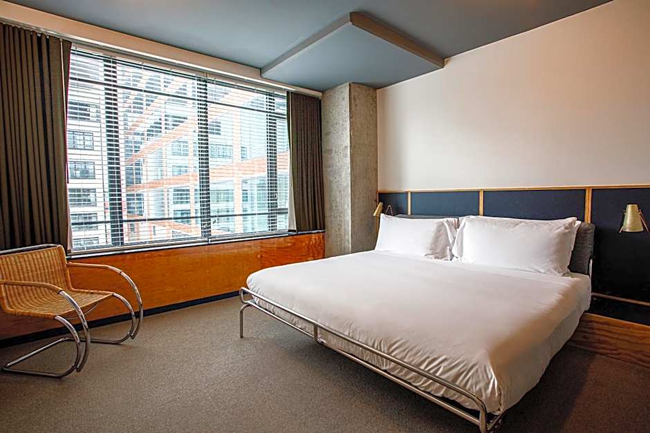 Photo 1 of 5 of Suite