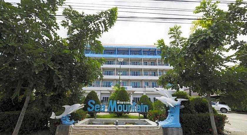 Sea Mountain Khanom Hotel