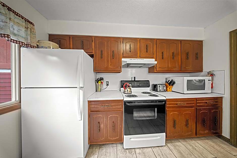 Evergreen Valley Inn