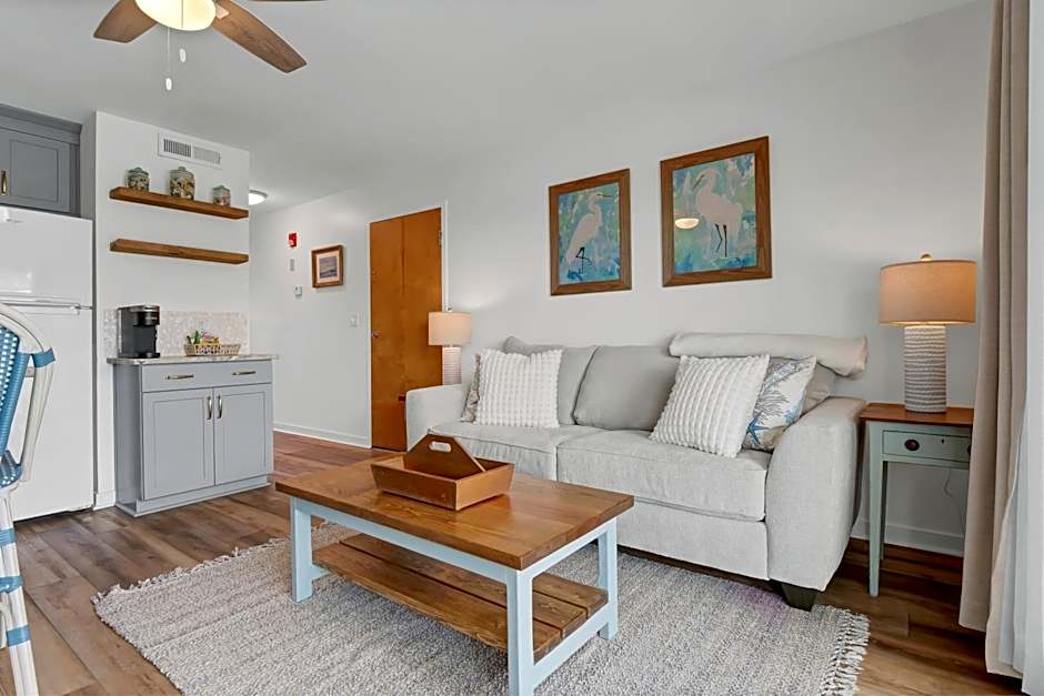 Sandpeddler Inn and Suites