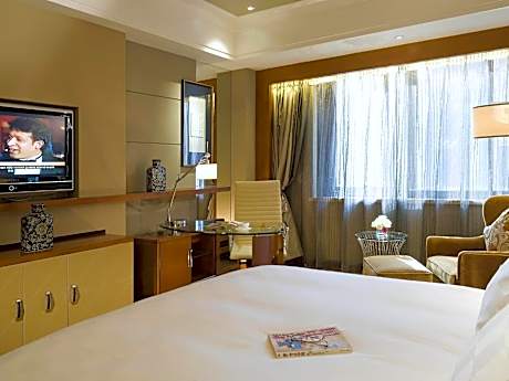 Club Sofitel Luxury Room with King Bed