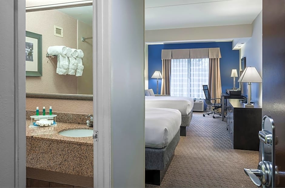 Holiday Inn Express & Suites Laurel Lakes By IHG