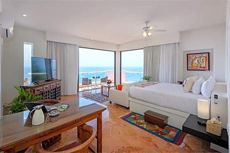 Deluxe Suite with Spa Bath