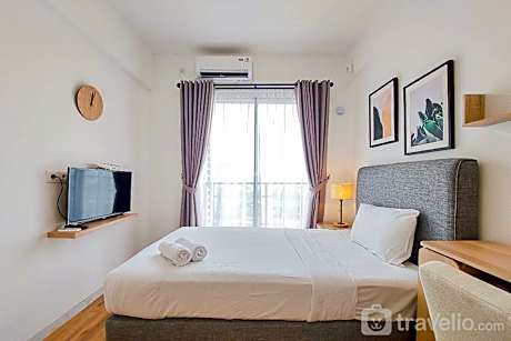 Warm and Simply Studio Sky House BSD By Travelio