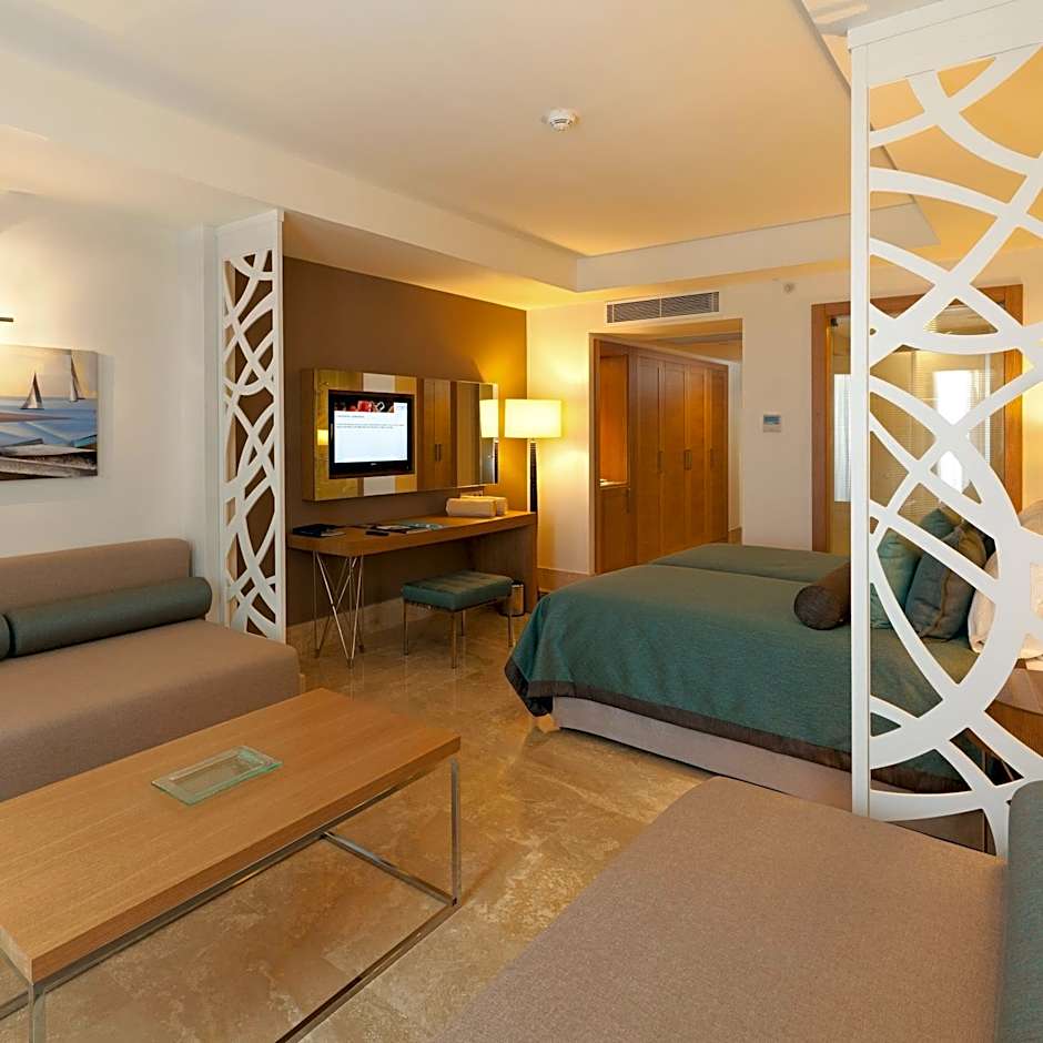 Photo 1 of 4 of Standard 1 Double Bed or 2 Beds, Land View
