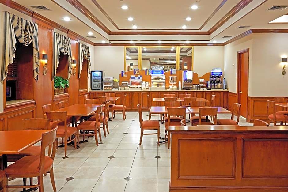 Rockville Centre Hotel