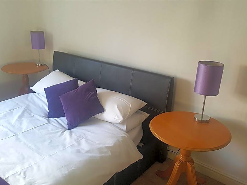 Huckleberrys Bar and Grill