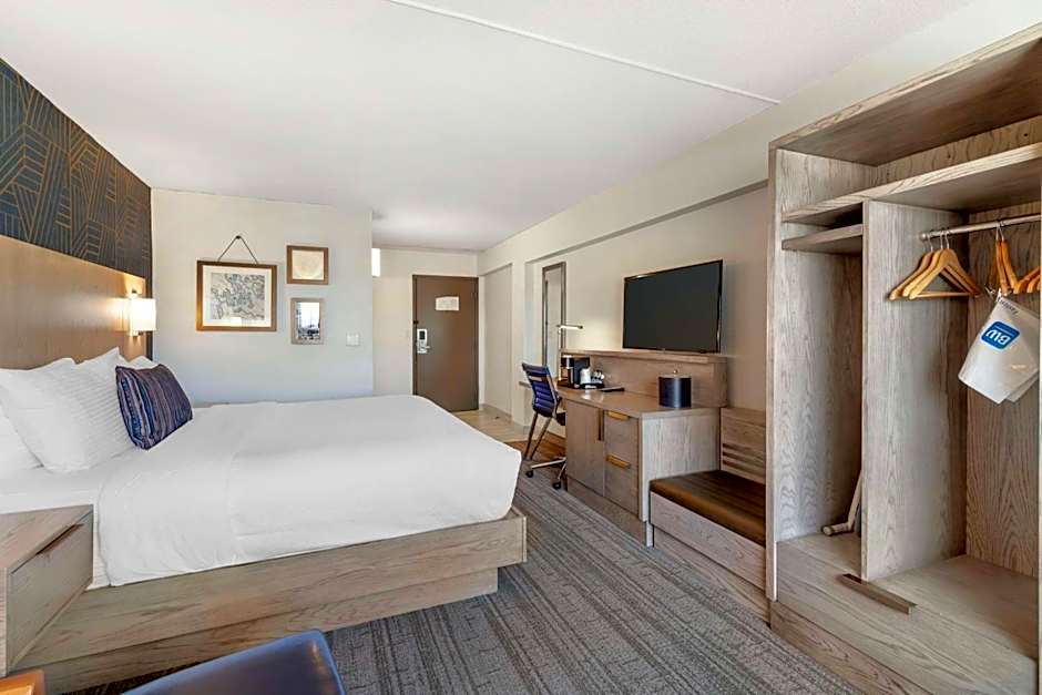 Best Western Plus Landmark Inn