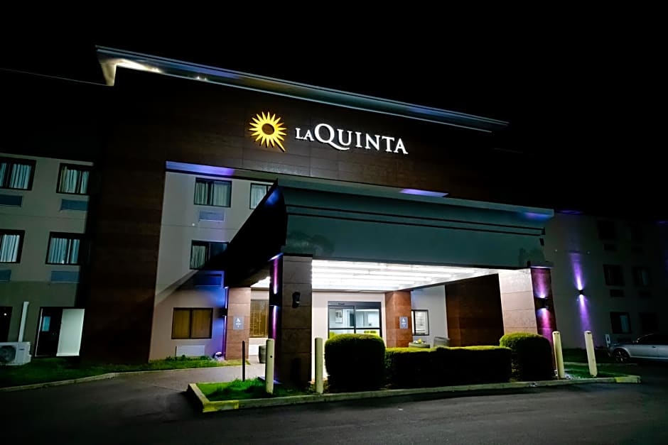 La Quinta Inn & Suites by Wyndham Birmingham/Cahaba Park South