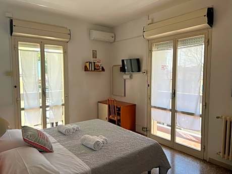 Double or Twin Room with Bathroom