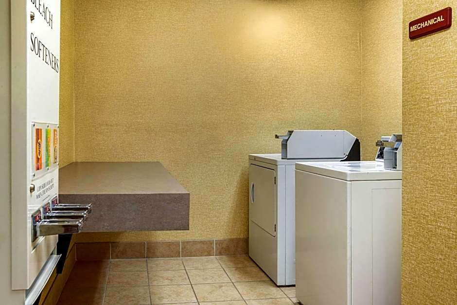 Sleep Inn & Suites Airport