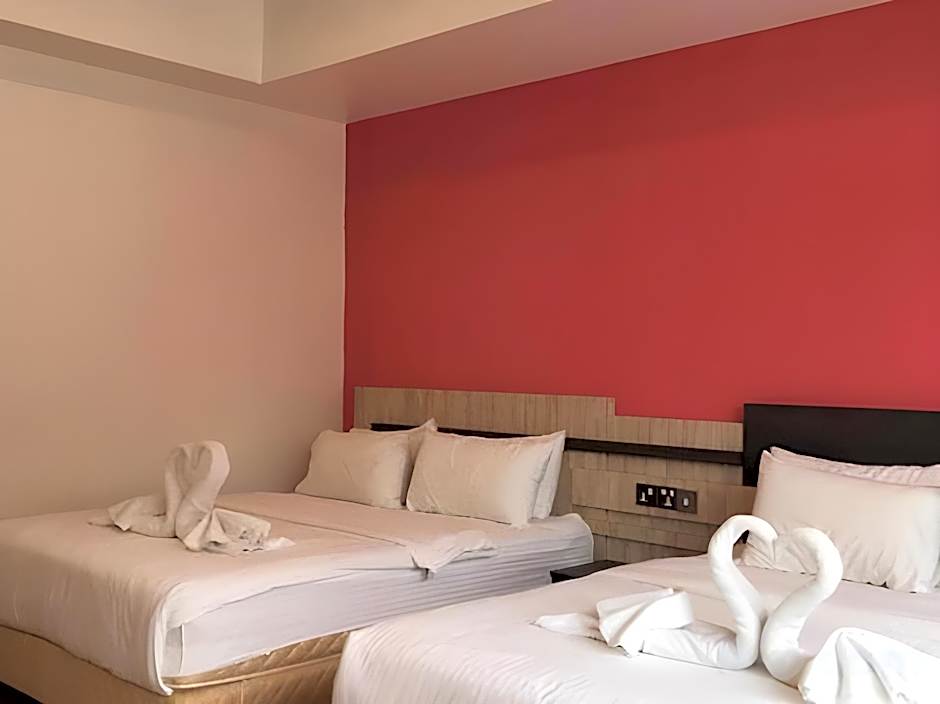 OYO 44099 Tt Dorf Hotel