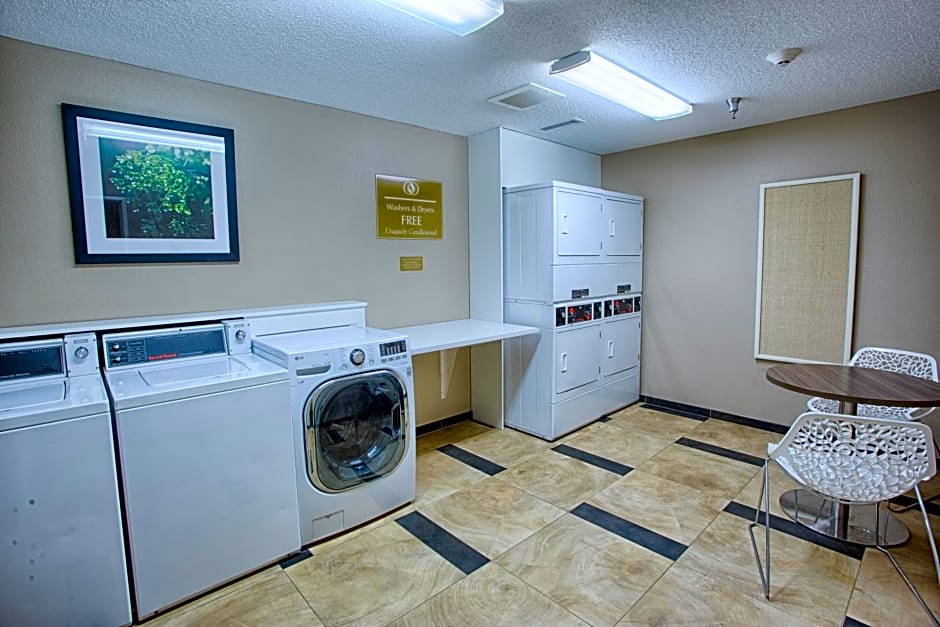 Candlewood Suites Fargo-North Dakota State University By IHG