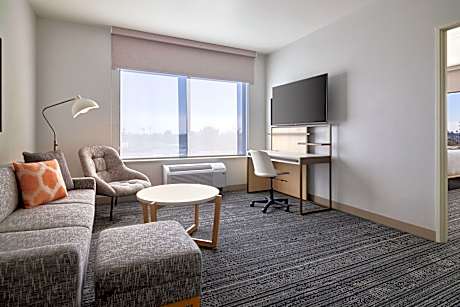 One-Bedroom King Suite