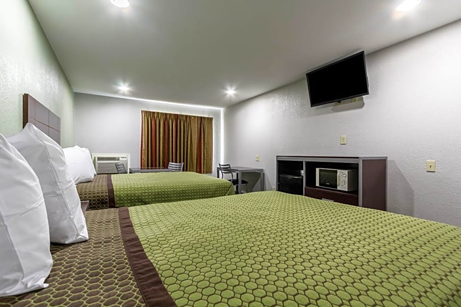 Scottish Inn and Suites Tomball