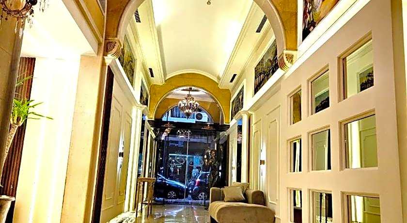 Queens Suite Hotel