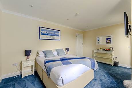 Standard Double Room with Lake View