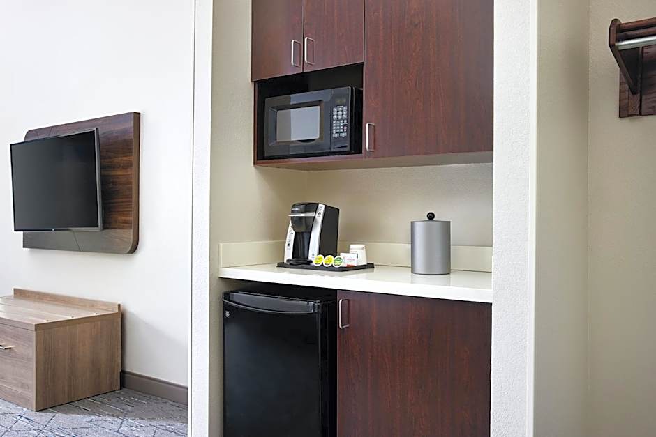 Holiday Inn Express & Suites Bridgeport By IHG