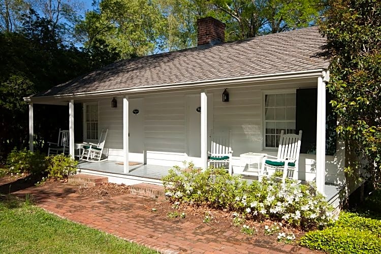 Monmouth Historic Inn