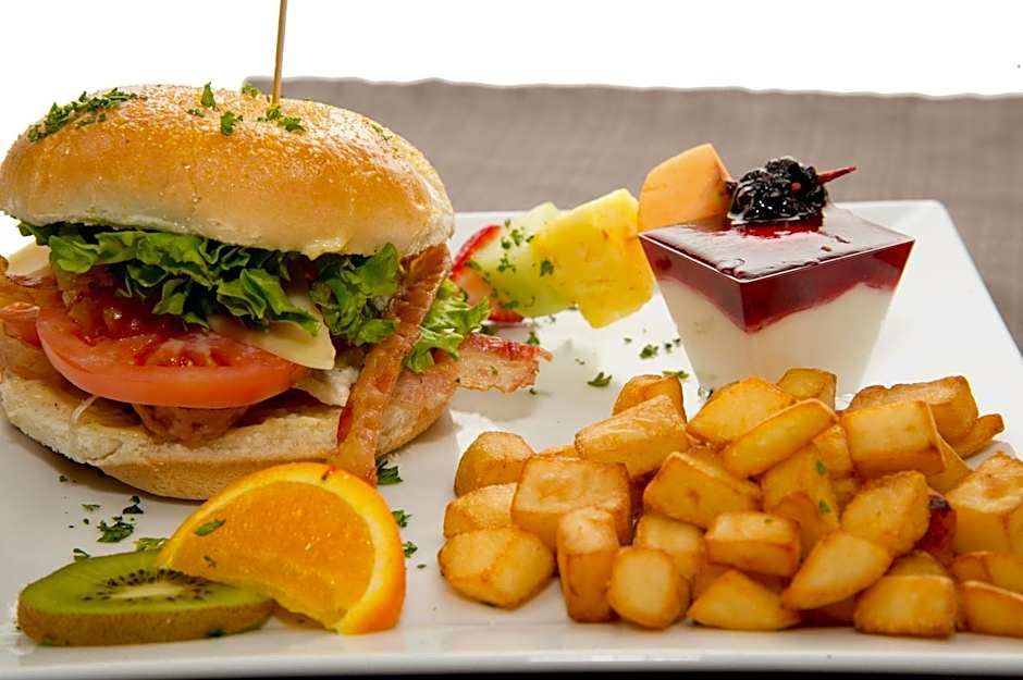 Hotel Universel, Centre De Congres Riviere-Du-Loup