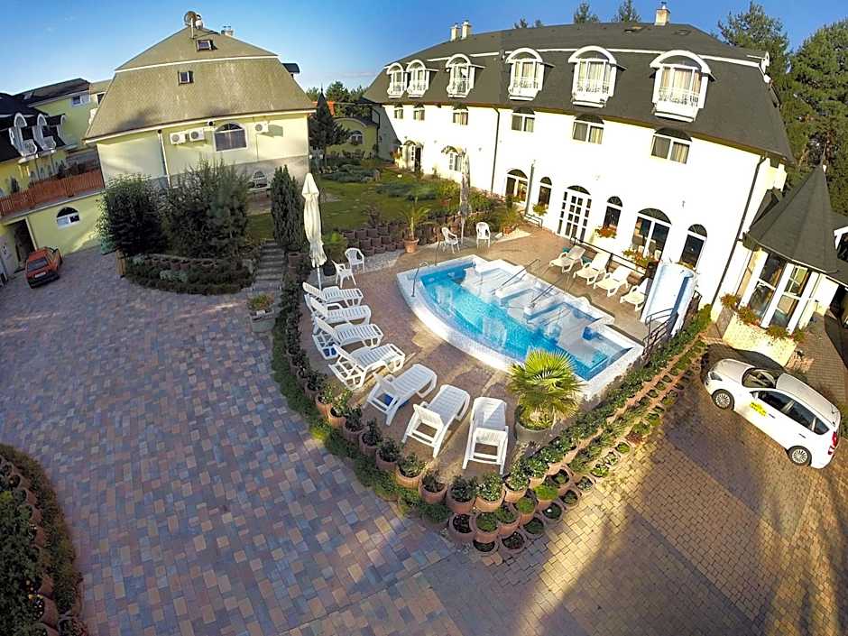 Gosztola Gyöngye-az erdő szállodája