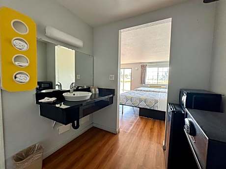 Deluxe Queen Room with Two Queen Beds